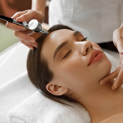 What is an oxygen facial and how does it benefit your skin