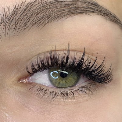 Which eyelash extensions look natural, and how long is the duration?