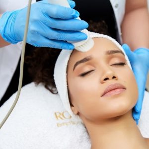 What is the best facial in Islamabad to reduce pores?
