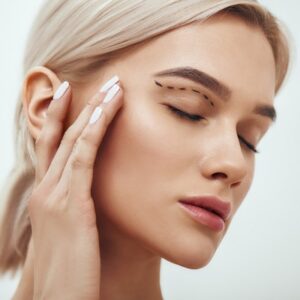 Does Eyelid Surgery Cause Discomfort?