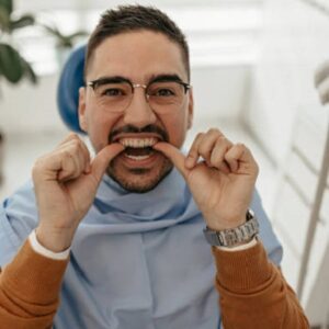 How many implants are needed for full mouth?